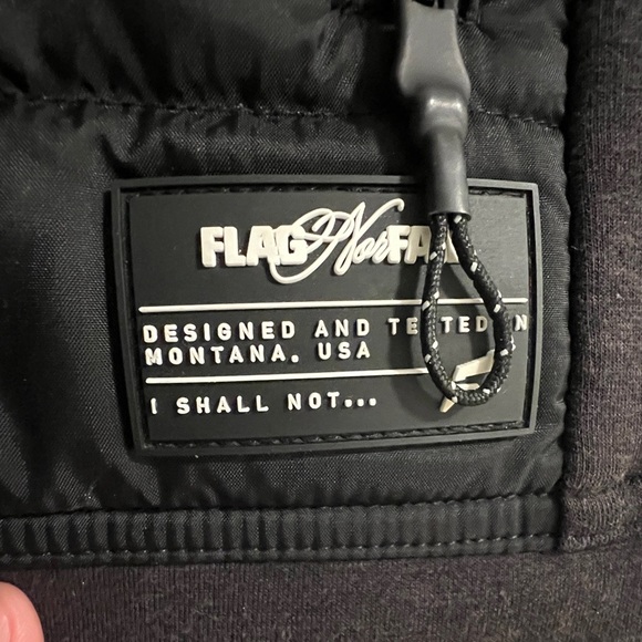Flag nor Fail - Women’s black puffer vest with hood - medium - Picture 2 of 7